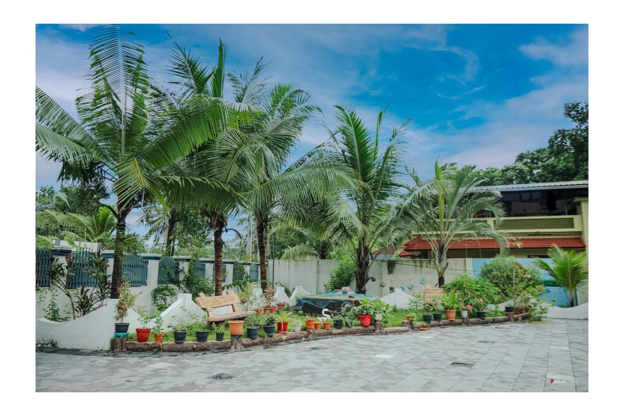 Hotel Gilead Holliday Tāmarakulam Zewnętrze zdjęcie